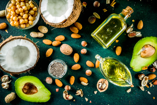 Nên tiêu thụ các loại chất béo lành mạnh trong mỗi bữa ăn để tối ưu hoá sức khoẻ hormone