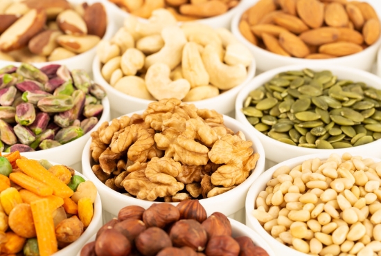Các loại hạt chữa nhiều chất dinh dưỡng như sắt, vitamin, khoáng chất và nhiều chất dinh dưỡng vi lượng khác