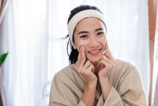 Massage mặt không chỉ giúp làm sạch da, loại bỏ bã nhờn mà còn có thể mang lại làn  da tươi trẻ, tràn đầy sức sống